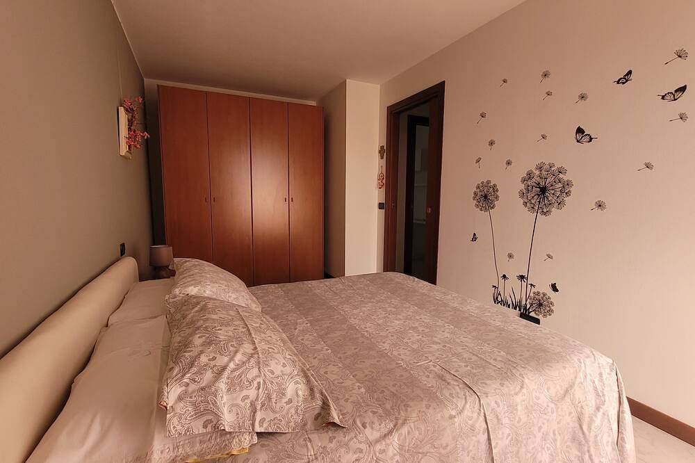 Appartamento intero, \"Il Castelletto\" appartamento indipendente, 2 terrazze , giardino con bbq . in Aviano, Provincia di Pordenone