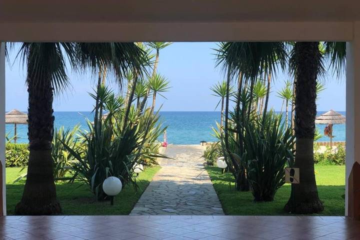 Appartement de vacances pour 4 personnes, avec bassin pour enfant et piscine ainsi que jardin et vue, animaux acceptés