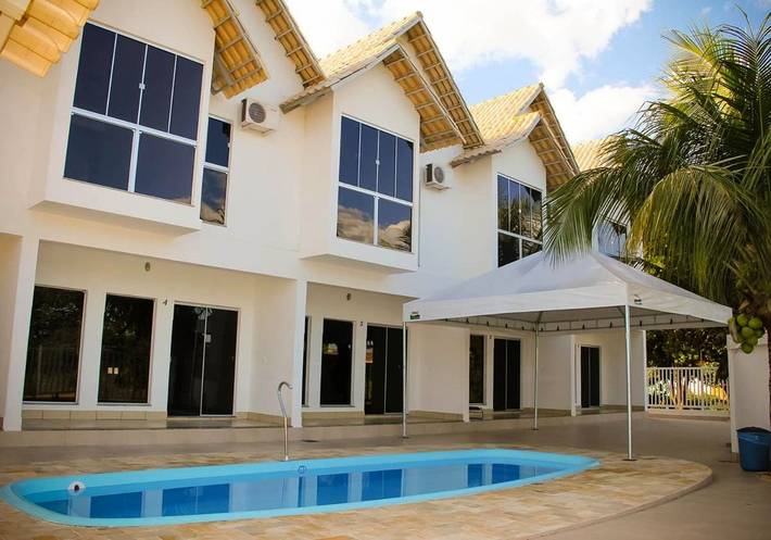 Casa de huéspuedes para 5 personas, con vistas y jardín además de piscina y vistas al lago en Brasil