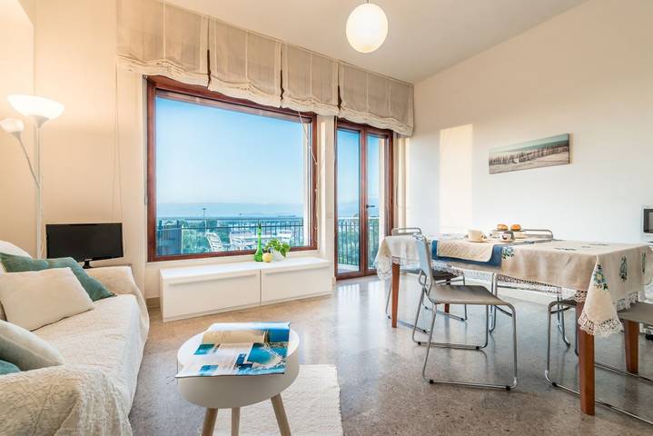 Ferienwohnung für 4 Personen, mit Balkon/Terrasse und Meerblick in Cagliari - 3