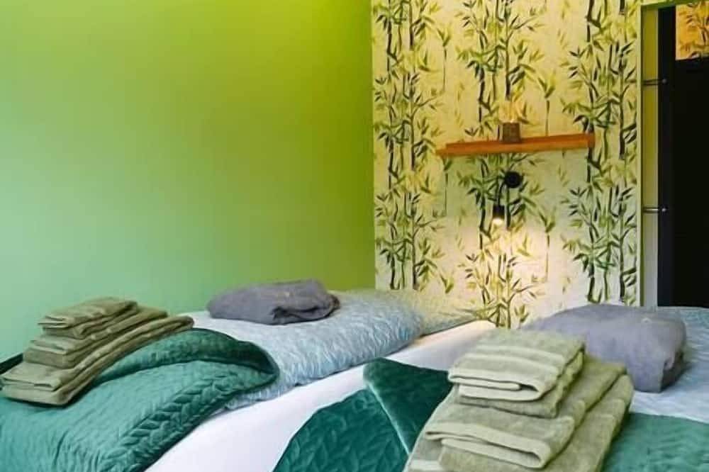 Zen-Bungalow no 1 with sauna and hot tub in Hardenberg, Regio Zwolle