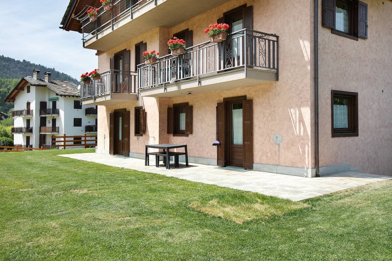 Maison de vacances 'Le Cré Appartamento 2' avec vue sur la montagne, jardin partagé et Wi-Fi in Plan d'Introd, Comune di Introd