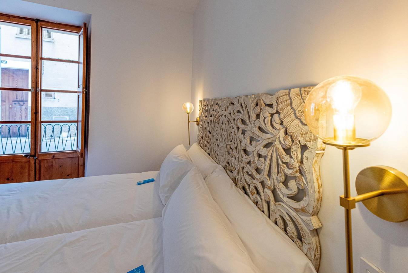 Cas Català - Doble Estandard - Beautiful room in a boutique hotel with shared pool and free Wi-Fi in Sineu, Majorca Center