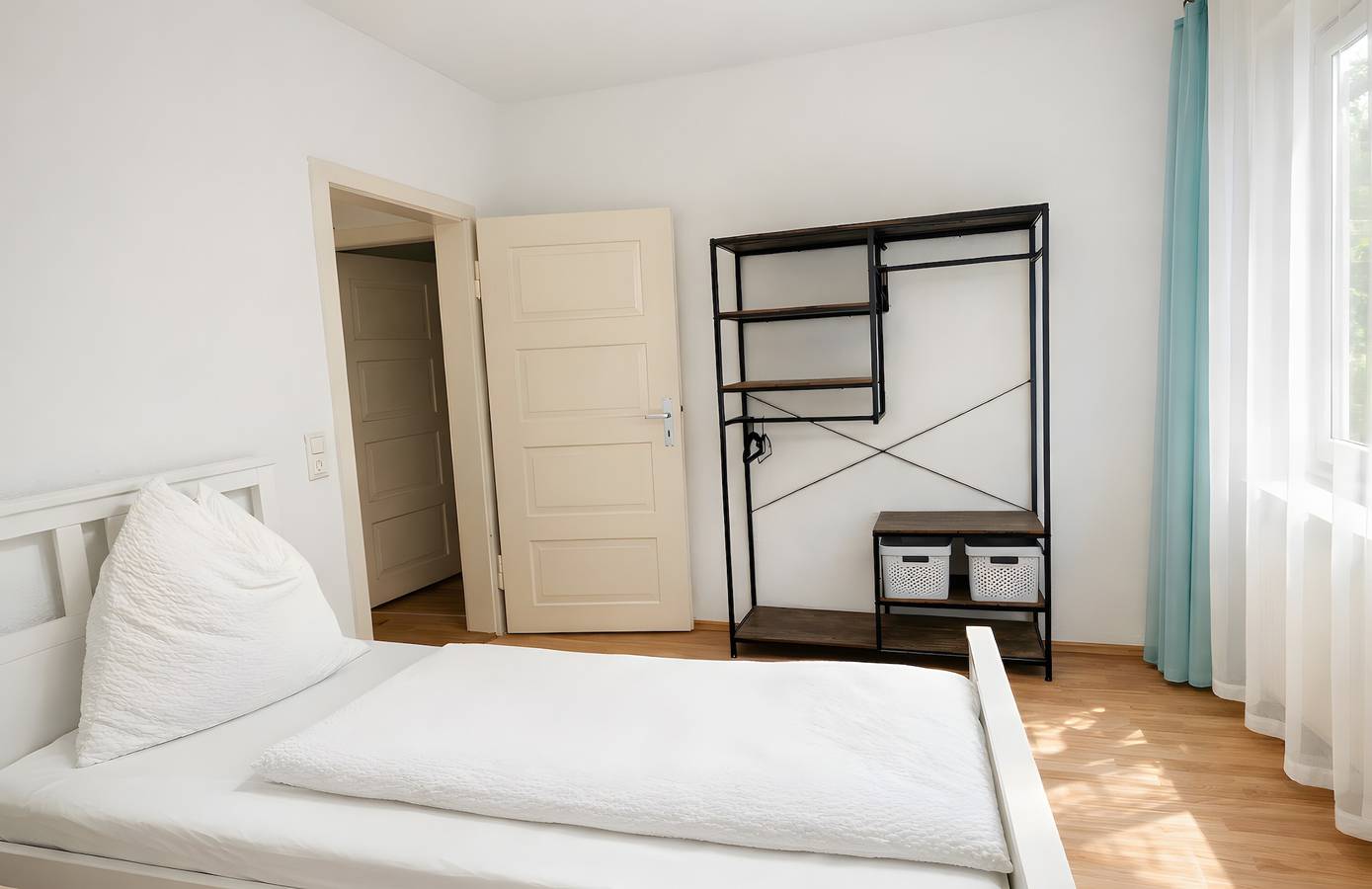 Ganze Wohnung, Ferienwohnung 'Sweet Home' mit Balkon und Wlan in Friedrichshafen, Region Bodensee-Oberschwaben