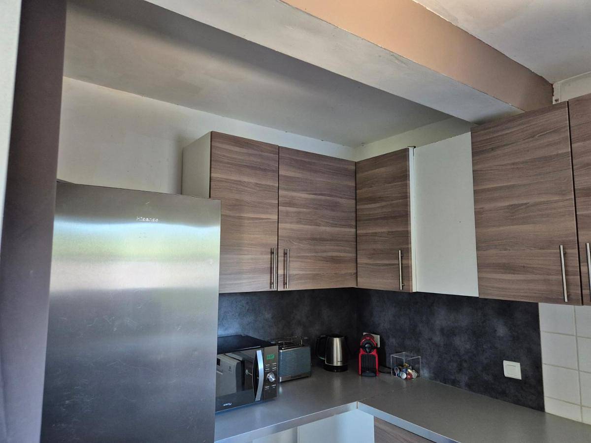 Three-Bedroom Holiday Home in Tulette, Région de nyons