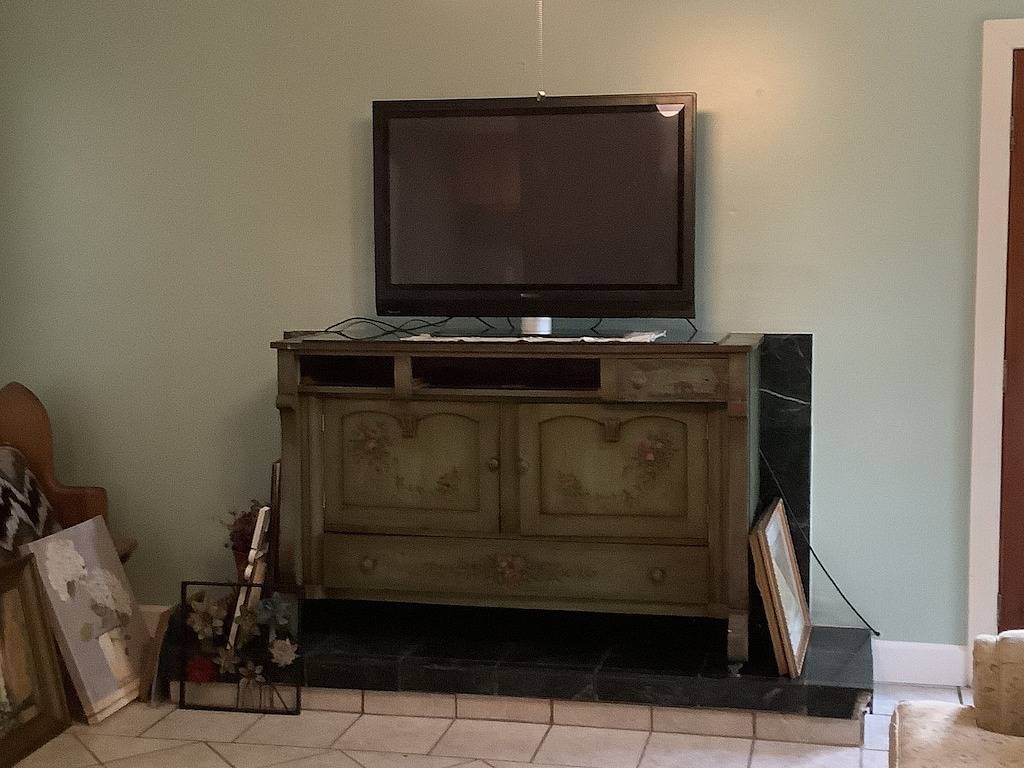 Azalea Farmhouse in Marion County (FL)