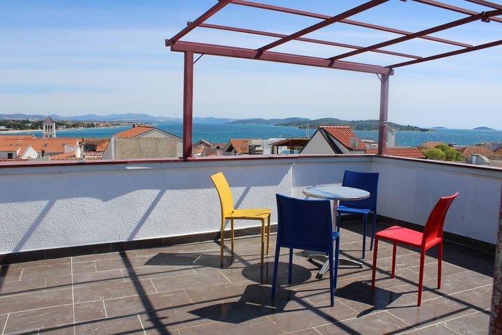 Ferienwohnung für 4 Personen, mit Terrasse in Vodice