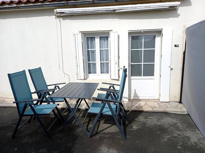 Location de vacances pour 5 personnes, avec piscine et jacuzzi ainsi que sauna et jardin à Mareuil-sur-Lay-Dissais - 4