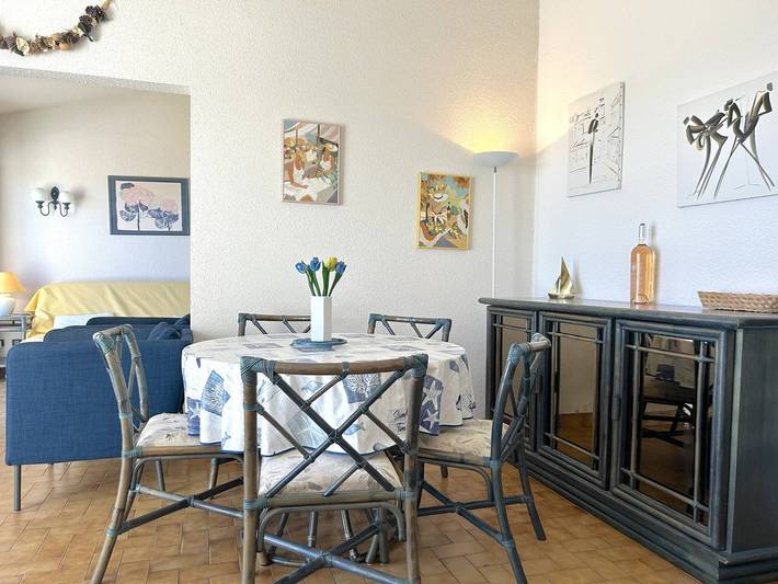 Ganze Wohnung, 3-Zimmer-Wohnung für 6 mit Terrasse, Klima, Privatpool, Parkplatz in Pramousquier, Le Lavandou