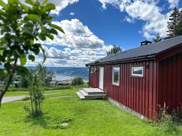 Cottage pour 5 personnes, avec jardin ainsi que vue et vue sur le lac dans Lillehammer