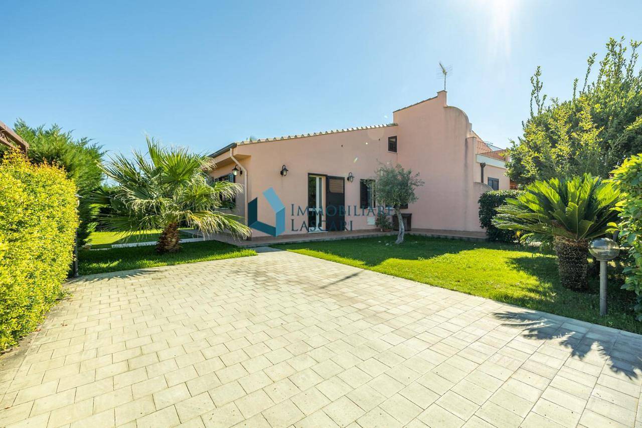 Three-Bedroom Villa in Spiaggia (Campofelice di Roccella), Campofelice di Roccella