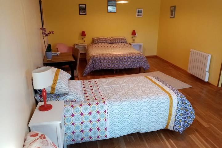 Maison d’hôte pour 3 personnes, avec Jardin à Gavray