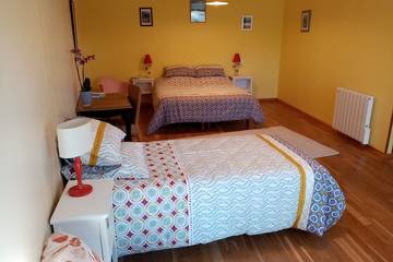 Gîte pour 3 personnes, avec jardin à Gavray