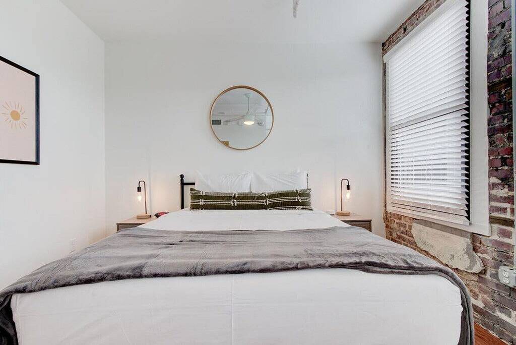 Ganze Wohnung, Spacious Downtown Apt: Beale St, Eats & Fun Nearby in Memphis, Tennessee