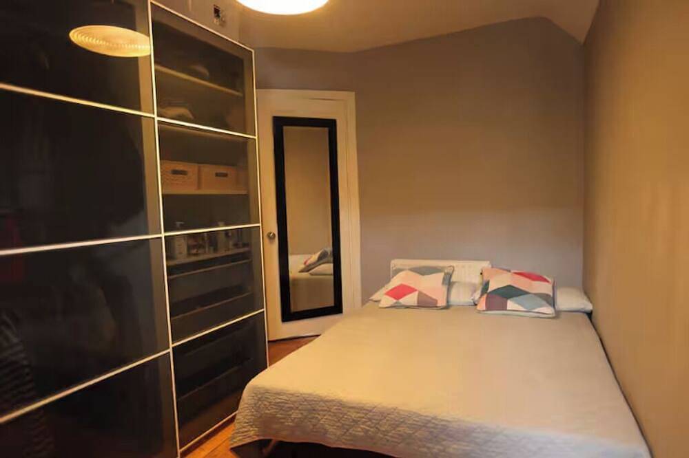 Stylish, Spacious Family House | Southside Dublin, Superb City Location. in Dublin, County Dublin
