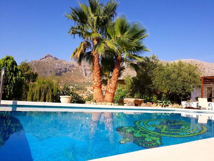 Casa rural para 6 personas, con Terraza y Jardín además de Piscina y Vistas en Valle de Abdalajís