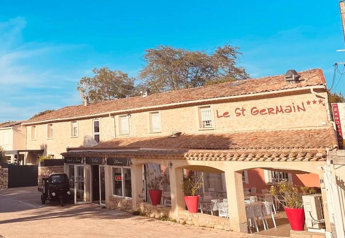 Hôtel pour 3 personnes, avec terrasse et piscine
