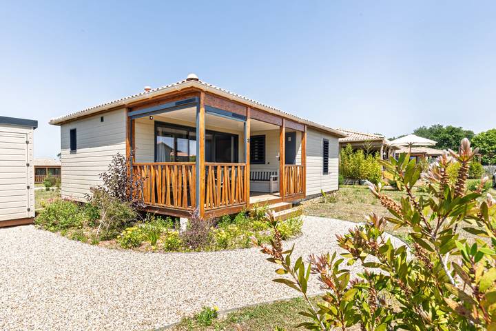 Maison de vacances pour 4 personnes, avec Terrasse ainsi que Piscine et Sauna à Saubrigues