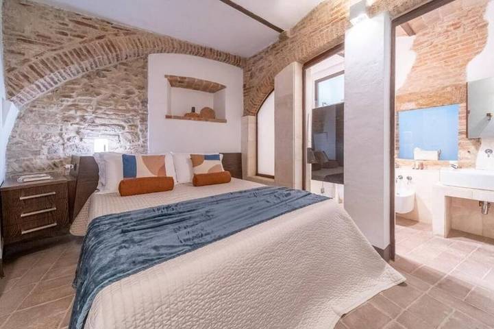 Appartamento intero, Casa Bardi : Appartamento Superior con Sauna + Parcheggio in San Gimignano, Siena e dintorni