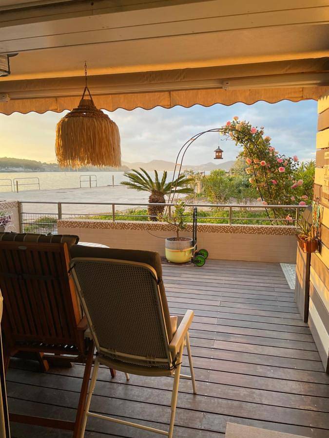 Gîte pour 5 personnes, avec jardin et vue, adapté aux familles dans Port de Saint-Jean - 2