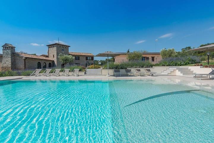 Casa vacanza per 20 persone, con giardino in Filottrano