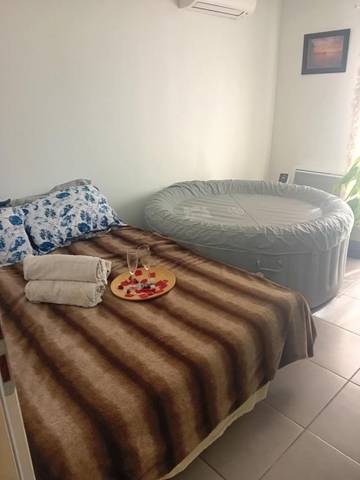 Gîte pour 2 personnes, avec vue et jardin, animaux acceptés à Mazan