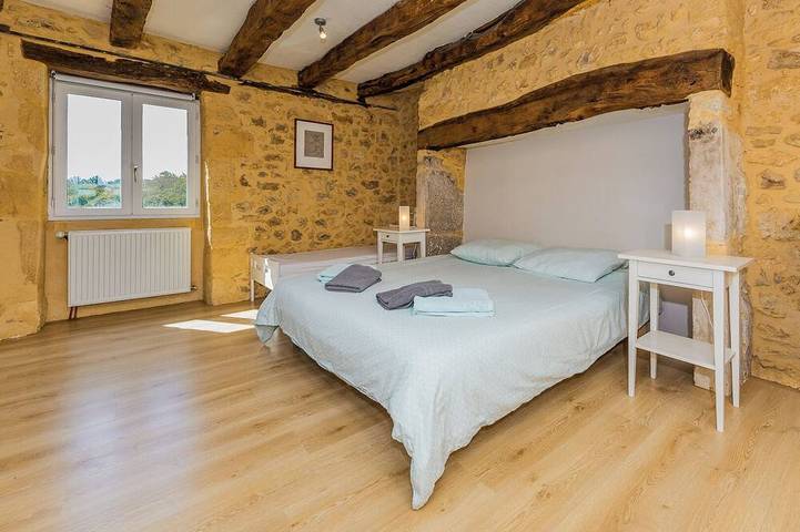 Location de vacances pour 12 personnes, avec terrasse et jardin à Nabirat - 4