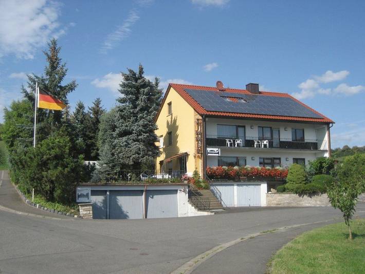Hotel für 2 Personen, mit Terrasse und Garten in Geiselwind