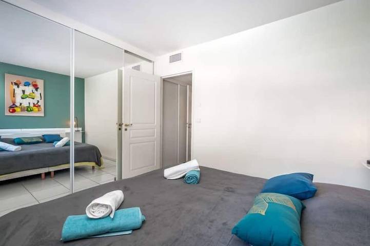 Gîte pour 4 personnes, avec jardin dans Plage du Palm Beach - 2