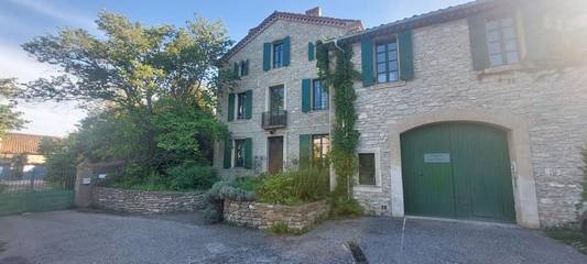 Chambre d’hôte pour 4 personnes, avec jardin ainsi que piscine et vue à Cascastel-des-Corbières