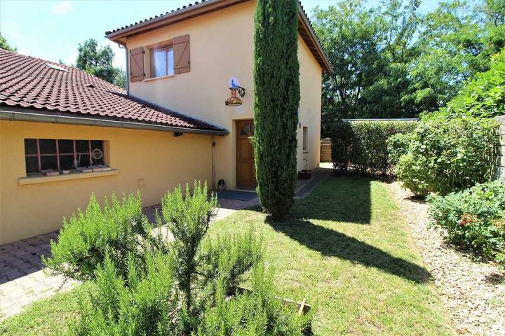 Gîte pour 4 personnes, avec Terrasse et Jardin