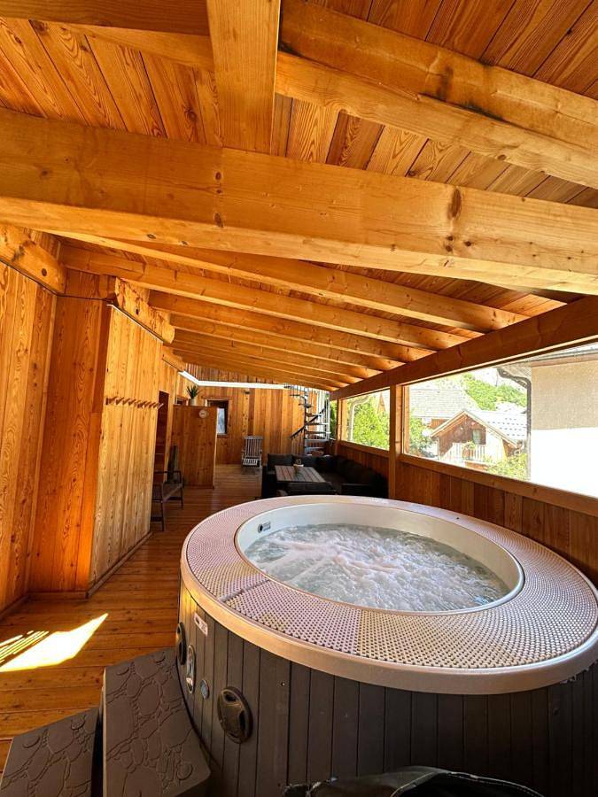 Hôtel-Chalet les Mélèzes in Valloire, Région de Saint-Jean-de-Maurienne