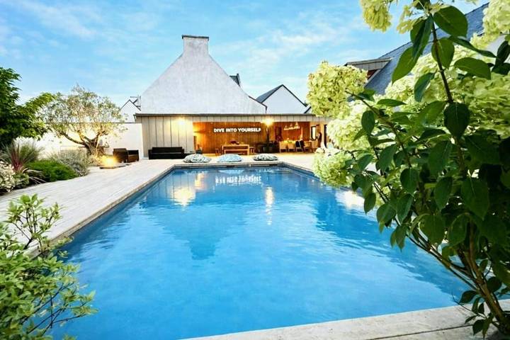 Villa pour 10 personnes, avec Terrasse et Jardin ainsi que Piscine et Sauna à Carantec