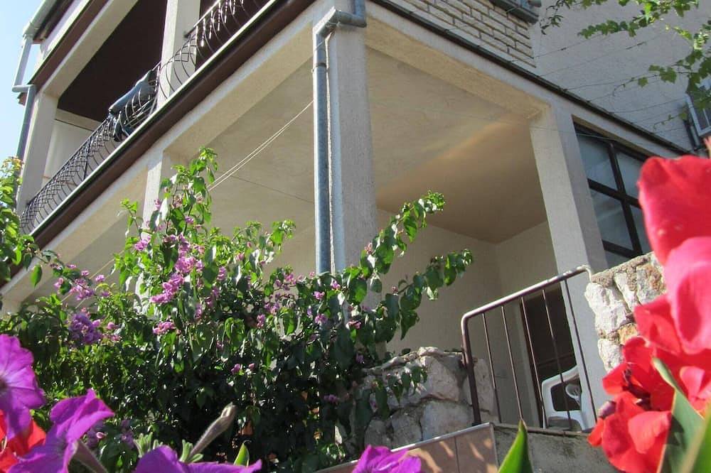 Ganze Wohnung, Luxus-Appartement mit Panoramameerblick in Tisno, nur 100 Stufen zum Meer in Tisno, Dalmatinisches Festland