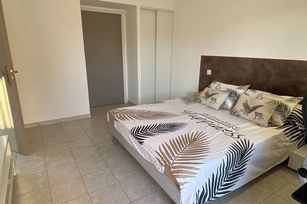 Apartamento entero, Room in a Villa at the Foot of Ventoux in Malaucène, Parque natural regional del Mont Ventoux