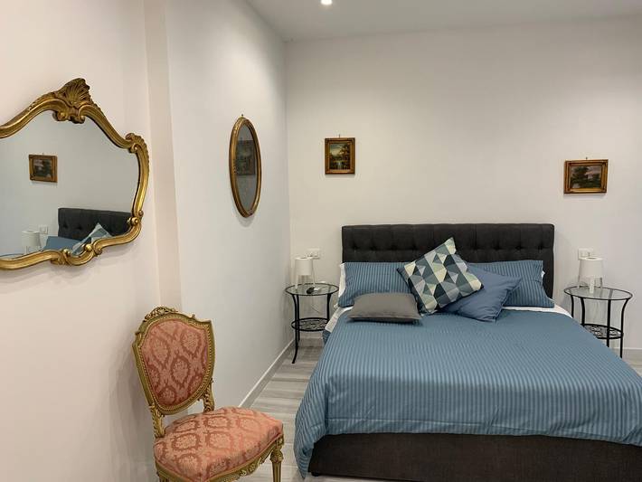 Ferienwohnung für 2 Personen, mit Balkon in Neapel