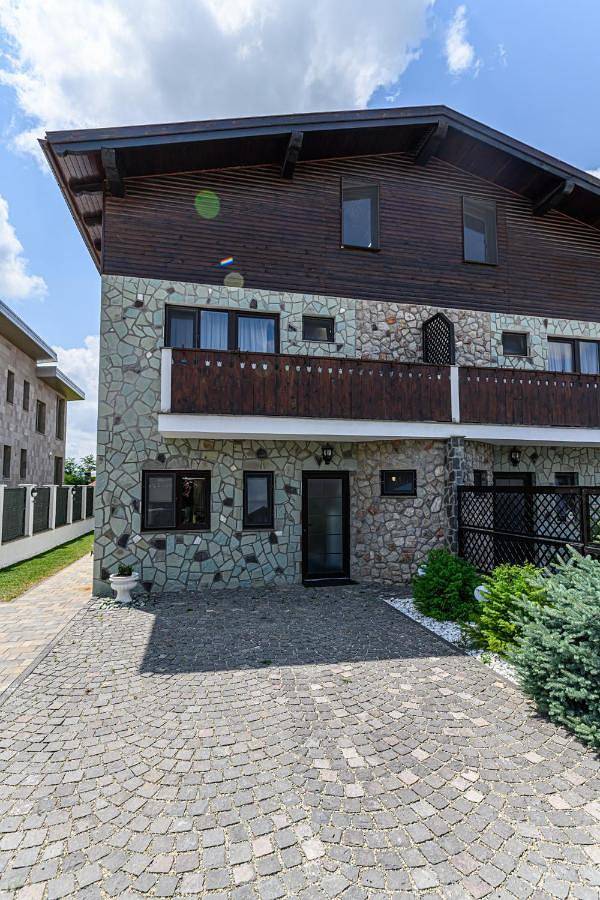 Villa pour 8 personnes, avec Balcon et Terrasse ainsi que Jardin et Vue en Roumanie - 2