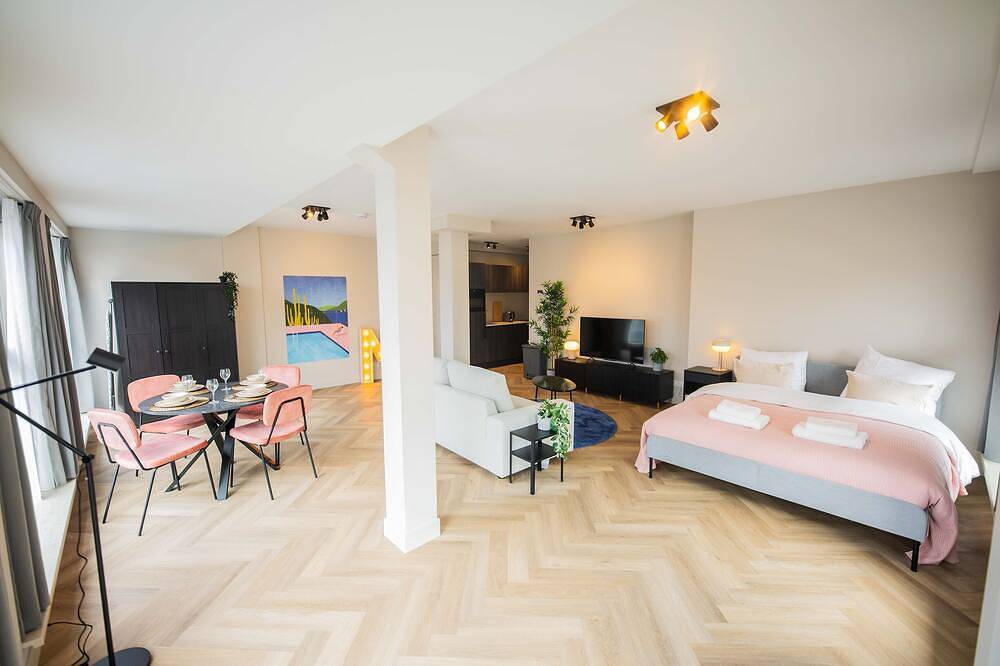 Geheel appartement, Compact Comfort Studio Ks in Hilversum, Noord-Holland