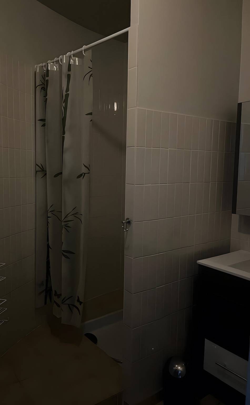 Apartamento entero, Gîte Robert Delaunay con Wi-Fi en Vallon-Pont-d'Arc in Vallon-Pont-d'Arc, Gorges de l’Ardèche