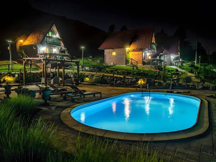 Appartamento intero, Appartamento 'Holiday Park Plitvice Paradise' con vista montagna, balcone e Wifi in Korenica, Lika-Senj