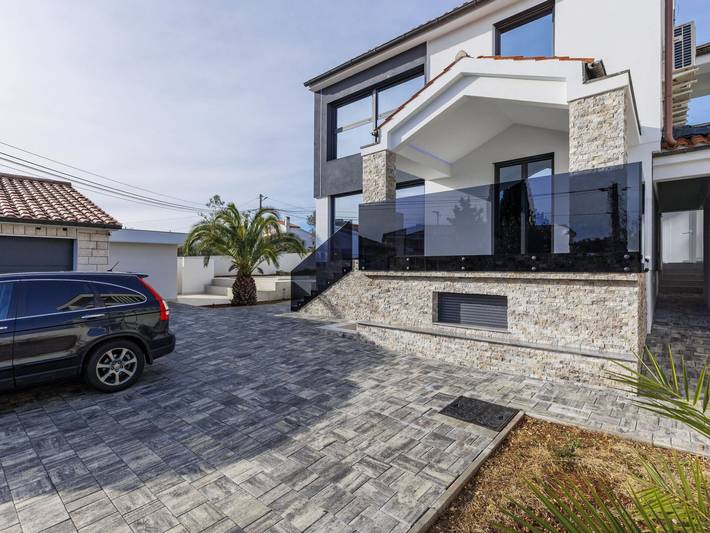 Villa für 10 Personen, mit Garten und Terrasse in Premantura