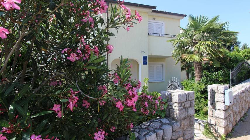 Bungalow für 2 Personen, mit Balkon/Terrasse auf Krk