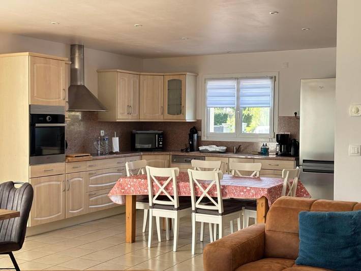 Location de vacances pour 6 personnes, avec jardin à Tour-en-Bessin - 3