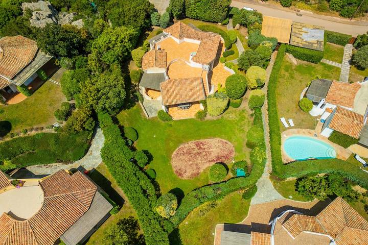 Villa Eleonora with Sea View, Wi-Fi, and Air Conditioning in Punta Sardegna, Palau (Sardinia)