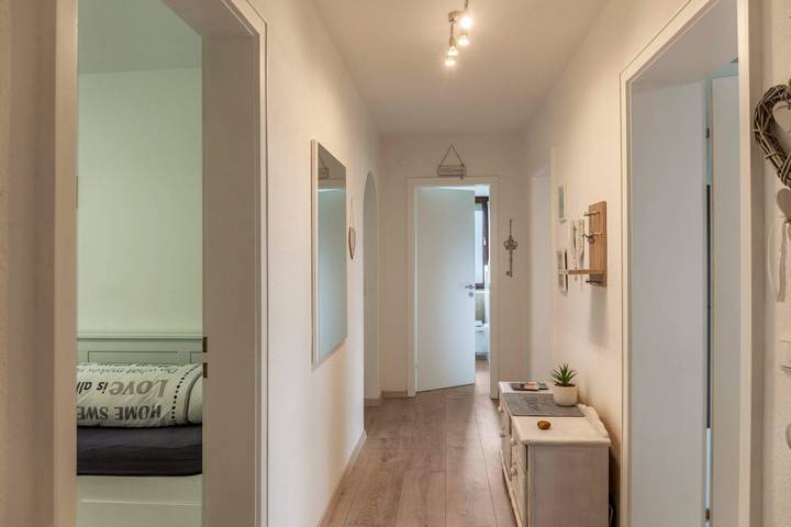 Gîte pour 7 personnes, avec vue sur le lac ainsi que jardin et balcon à Hopfen am See - 4