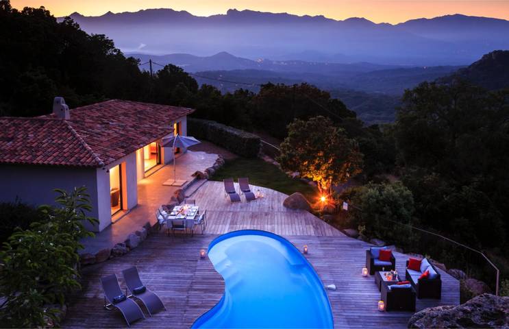 Villa pour 6 personnes, avec piscine ainsi que terrasse et jardin à Porto-Vecchio