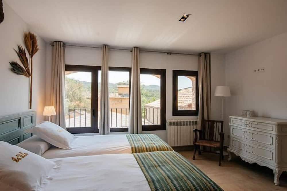La Vila d'Argençola Gîte 14 personnes in Castellnou de Bages, Pla de Bages DO