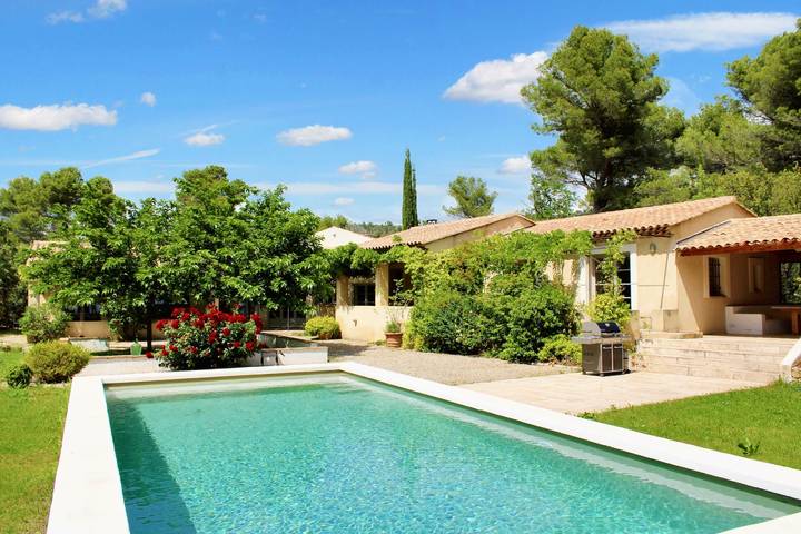 Gîte pour 8 personnes, avec piscine à Tourtour - 4