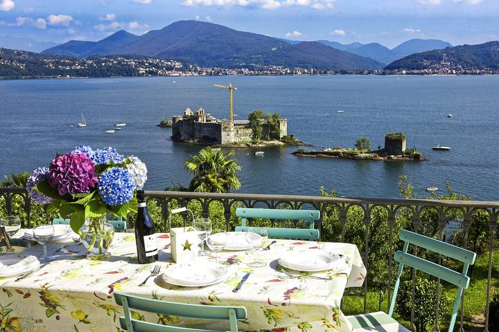 Ferienwohnung für 8 Personen, mit Balkon und Ausblick sowie Seeblick und Garten in Lago Maggiore (Piemont) - 4