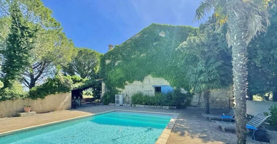 Villa pour 15 personnes, avec jardin ainsi que terrasse et piscine, animaux acceptés